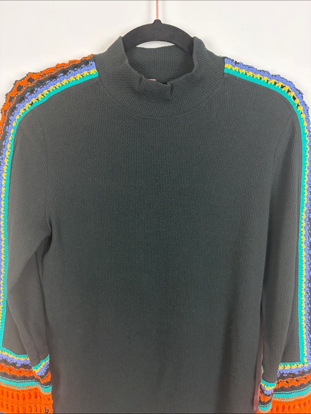 Free People Mock Neck Sweater XS Black Crochet Sleeve Leopard Cuffs Boho - Picture 3 of 12